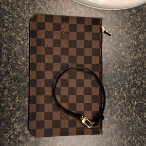 Louis Vuitton Neverfull MM pouch